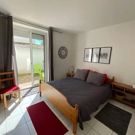 Flat In A Unique Location 30 M From The With Terrace And Garden Apartment *