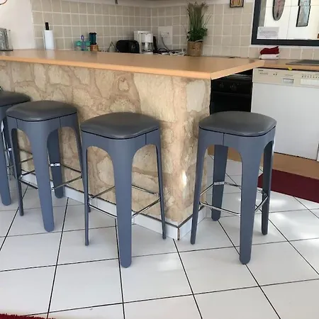 Flat In A Unique Location 30 M From The With Terrace And Garden *